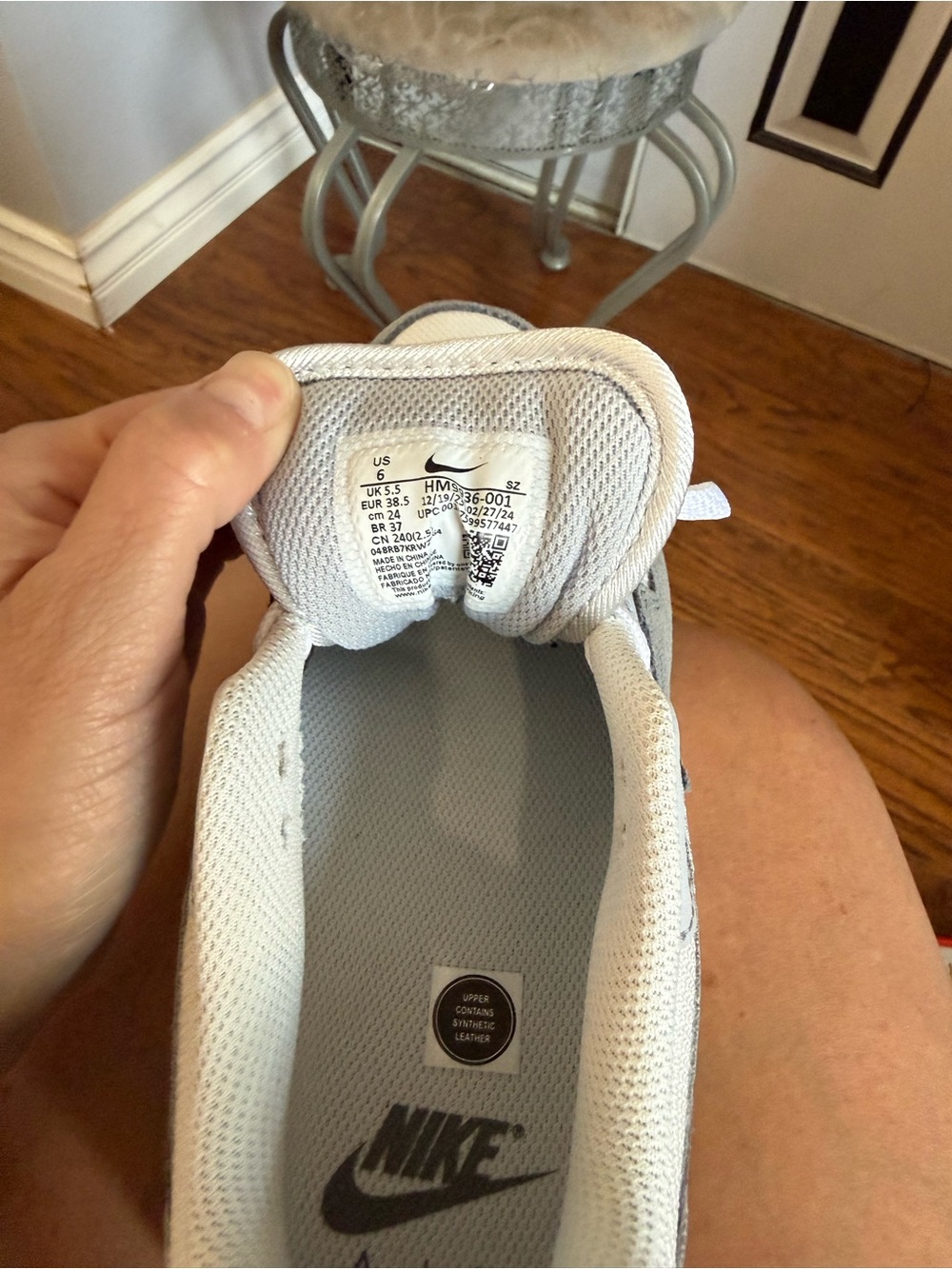 Nike Kids White and Gray Low Top Sneakers - Picture 8 of 11
